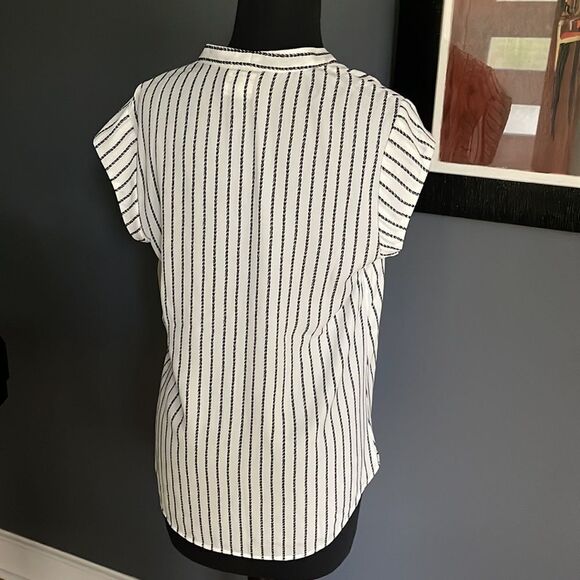 HALOGEN Surplice Cap Sleeve Faux Wrap Blouse. White with black rope print. NWT. - Picture 5 of 6